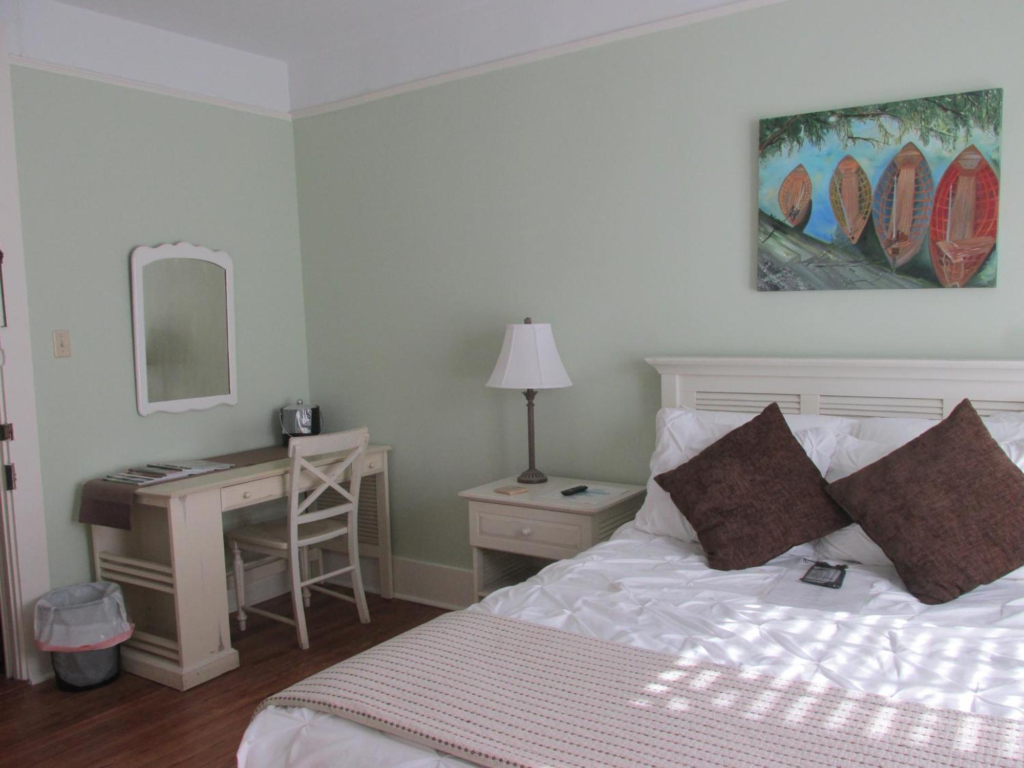 Queen Room,1746964590:JPEG